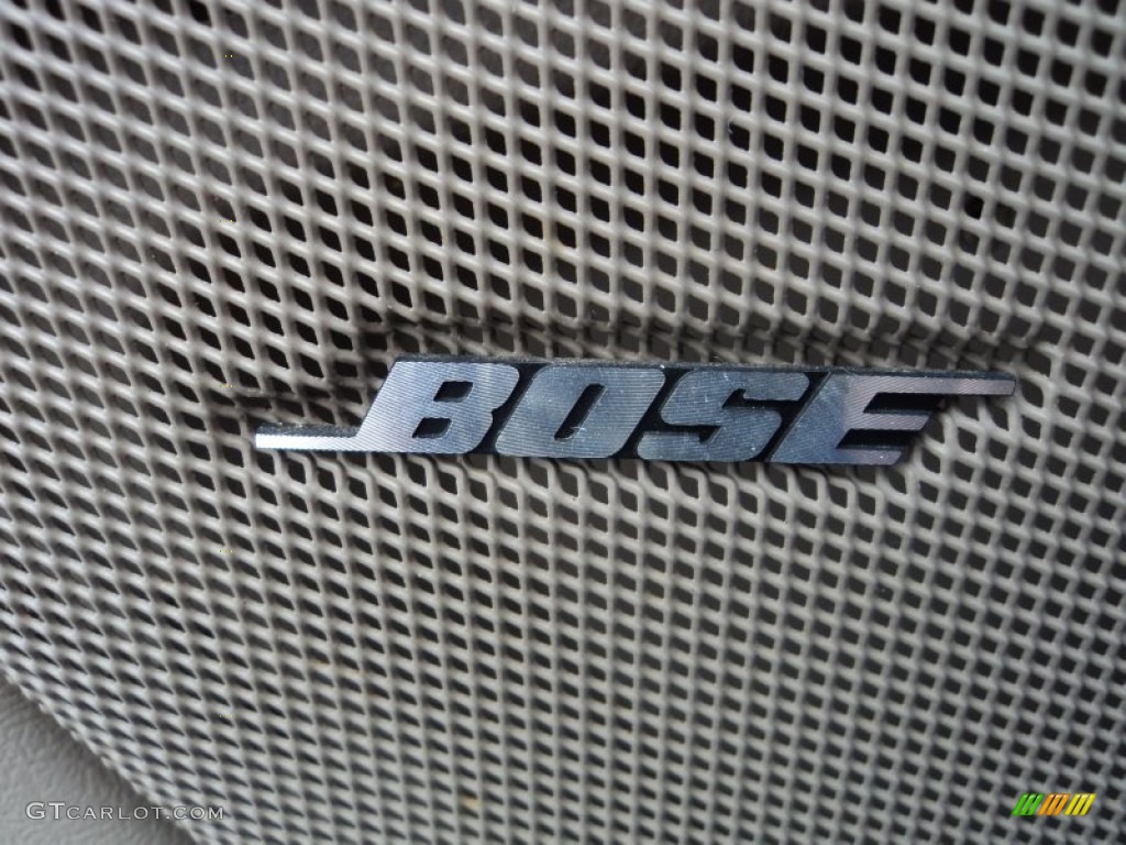 2003 Chevrolet Suburban 2500 LT 4x4 Audio System Photos
