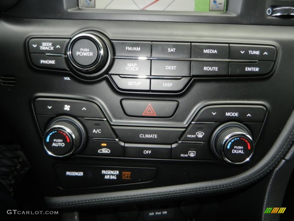 2011 Kia Optima SX Controls Photo #71611270