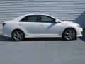 Super White - Camry SE Photo No. 2