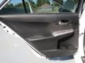 Super White - Camry SE Photo No. 18