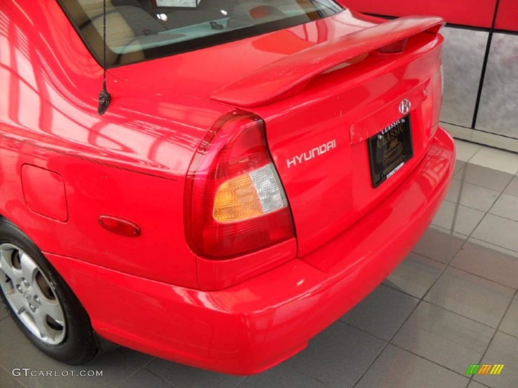 2002 Accent GL Sedan - Retro Red / Gray photo #2