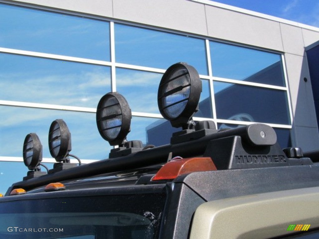 2005 H2 SUV - Desert Sand Metallic / Wheat photo #3