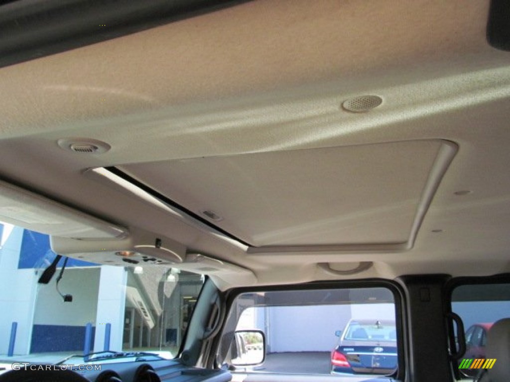 2005 H2 SUV - Desert Sand Metallic / Wheat photo #10