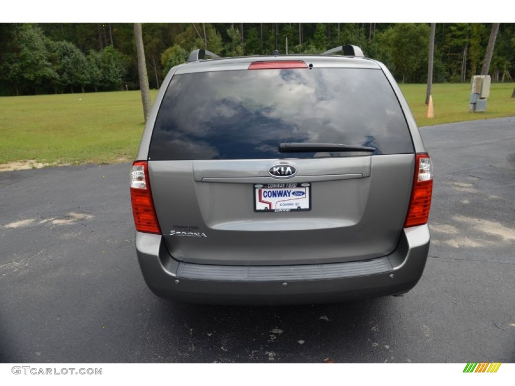 2010 Sedona LX - Titanium Silver / Beige photo #6