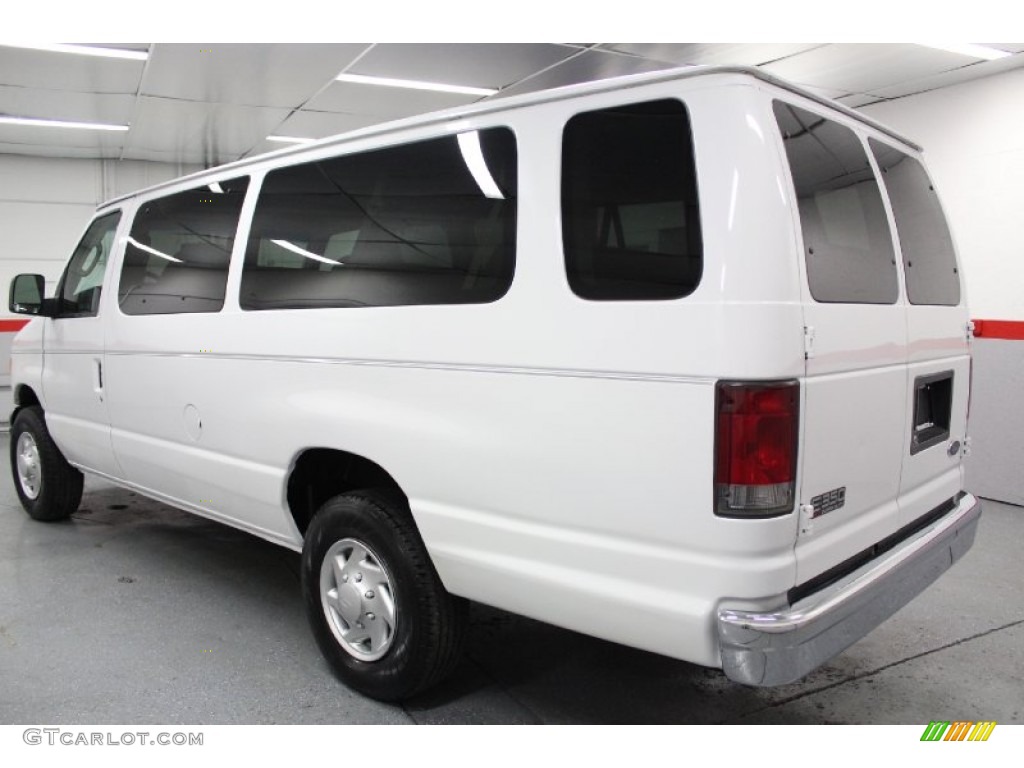 Oxford White 2004 Ford E Series Van E350 Super Duty XLT 15 Passenger Exterior Photo #71621476