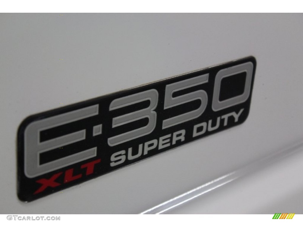 2004 Ford E Series Van E350 Super Duty XLT 15 Passenger Marks and Logos Photos