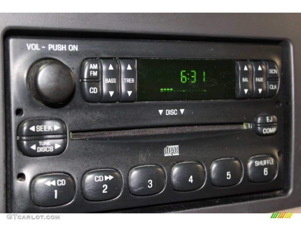2004 Ford E Series Van E350 Super Duty XLT 15 Passenger Audio System Photo #71621902