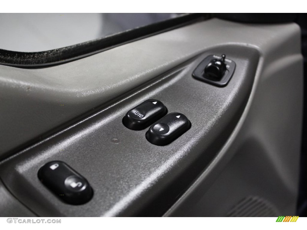 2004 F350 Super Duty XLT SuperCab 4x4 - Medium Wedgewood Blue Metallic / Medium Flint photo #56