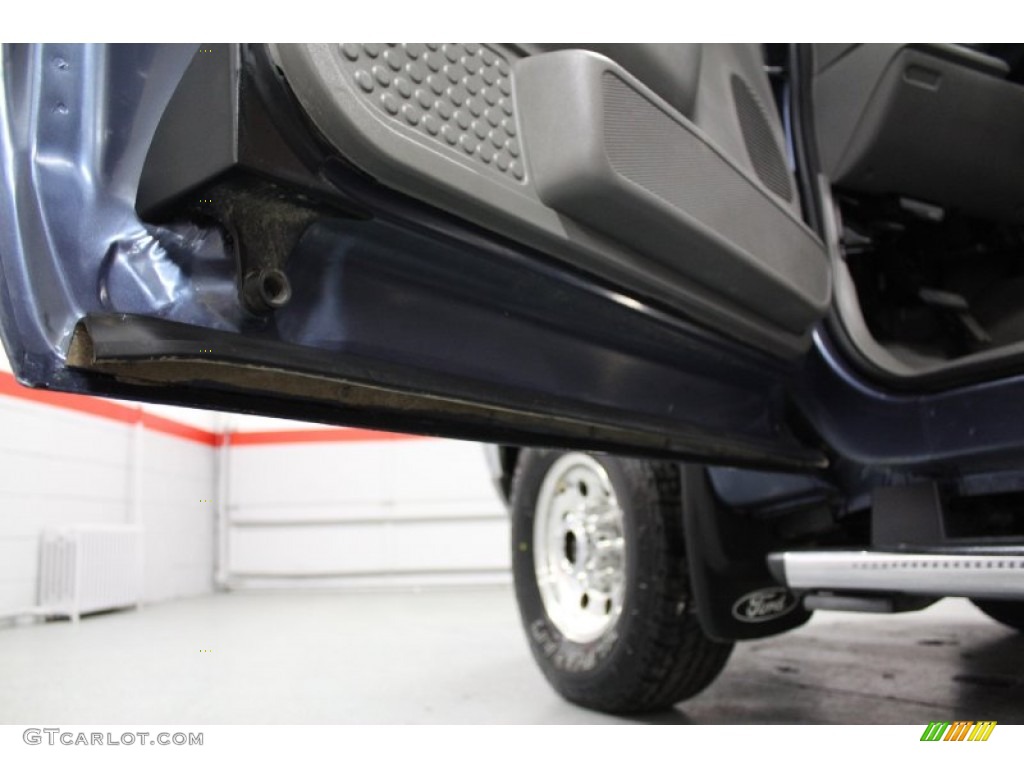 2004 F350 Super Duty XLT SuperCab 4x4 - Medium Wedgewood Blue Metallic / Medium Flint photo #58
