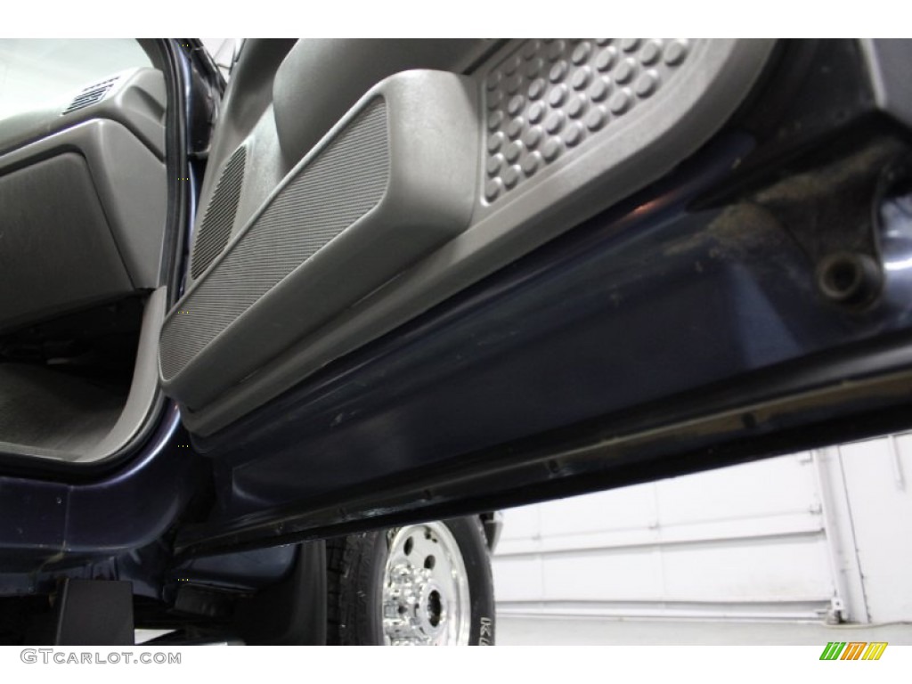 2004 F350 Super Duty XLT SuperCab 4x4 - Medium Wedgewood Blue Metallic / Medium Flint photo #72