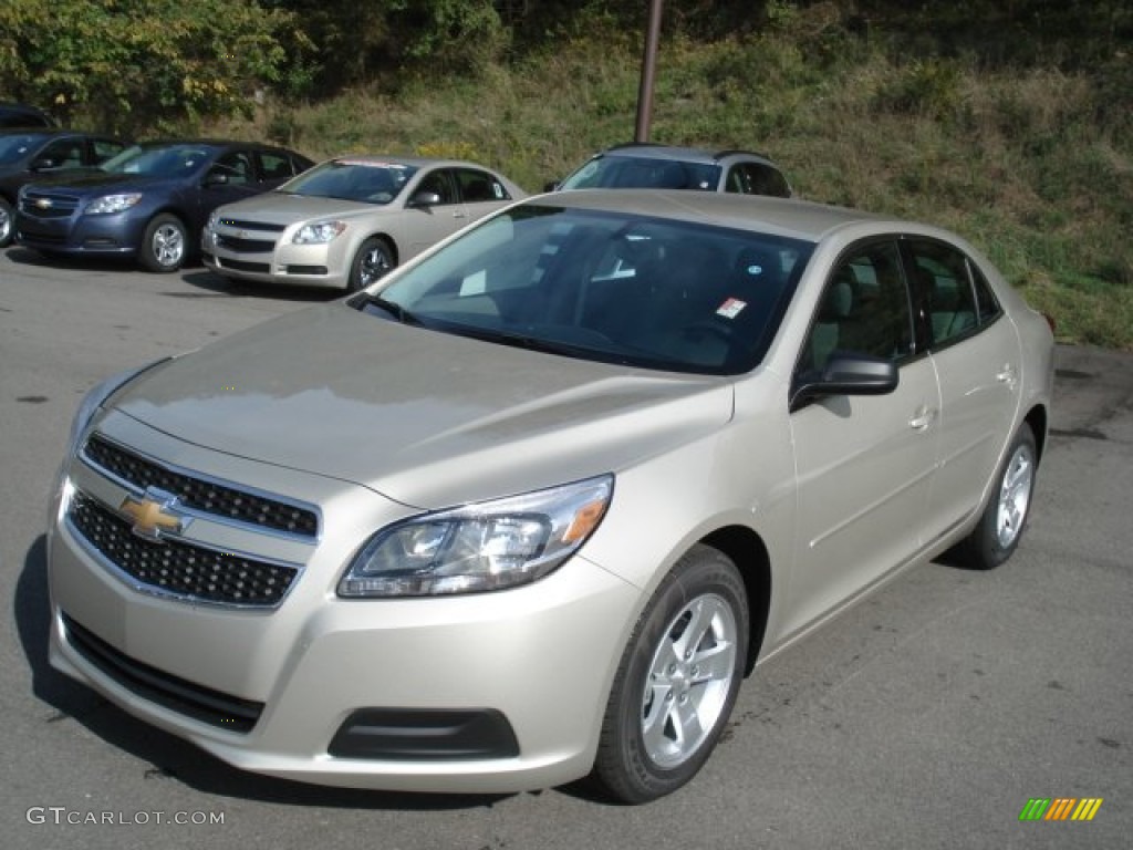 2013 Malibu LS - Champagne Silver Metallic / Jet Black/Titanium photo #4