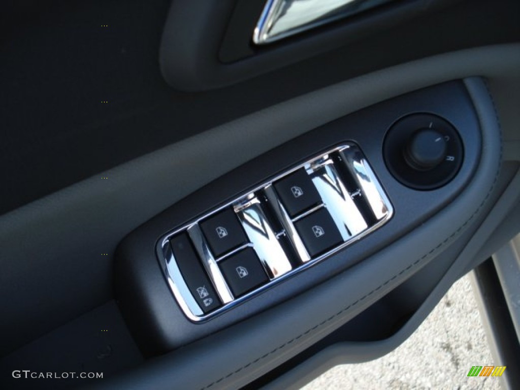 2013 Malibu LS - Champagne Silver Metallic / Jet Black/Titanium photo #15