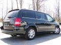2009 Brilliant Black Crystal Pearl Chrysler Town & Country Limited  photo #3