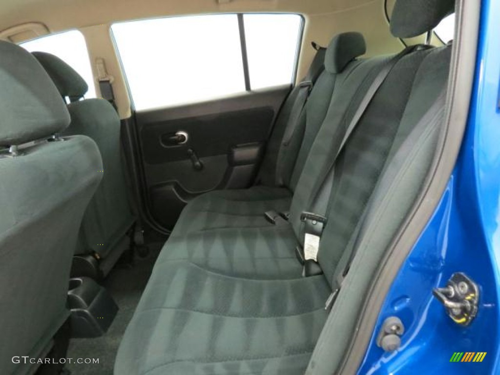 2010 Versa 1.8 S Hatchback - Metallic Blue / Charcoal photo #6