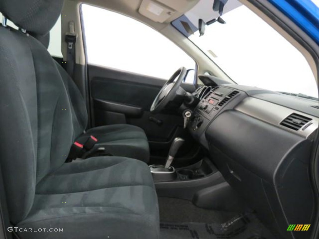 2010 Versa 1.8 S Hatchback - Metallic Blue / Charcoal photo #19