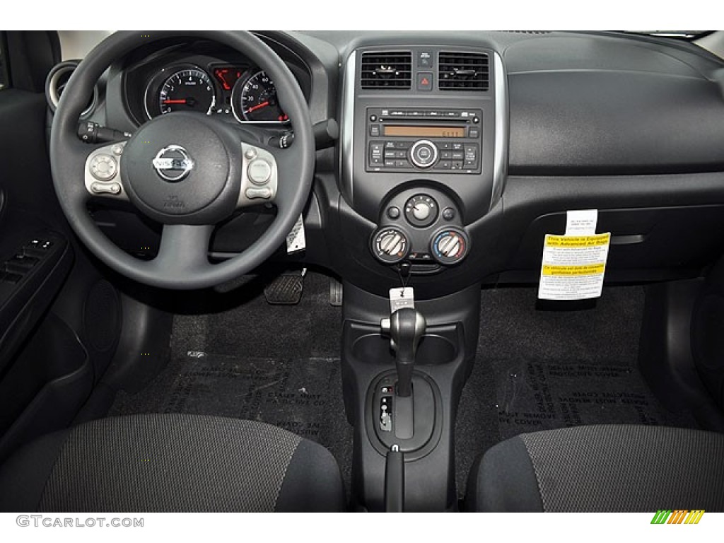 2013 Nissan Versa 1.6 SV Sedan Charcoal Dashboard Photo #71634676