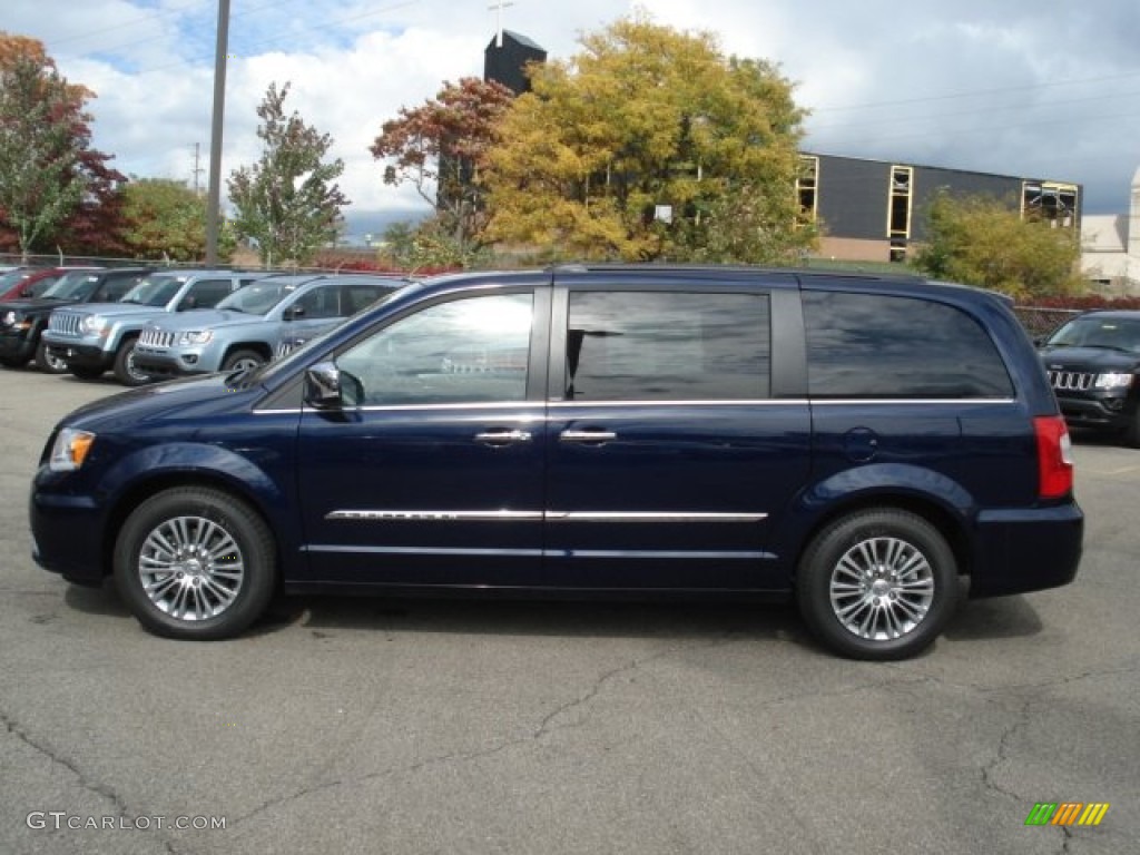 2013 Town & Country Touring - L - True Blue Pearl / Black/Light Graystone photo #1