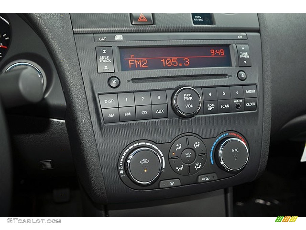 2013 Nissan Altima 2.5 S Coupe Controls Photo #71635501
