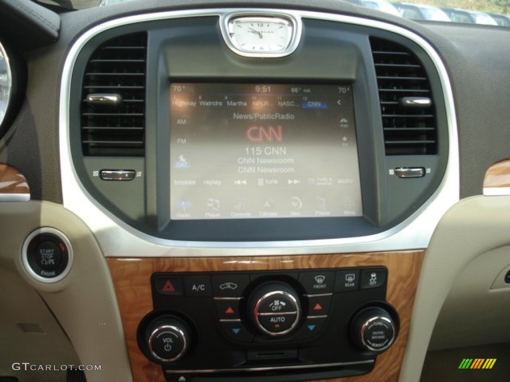 2012 300 C - Luxury Brown Pearl / Dark Frost Beige/Light Frost Beige photo #16