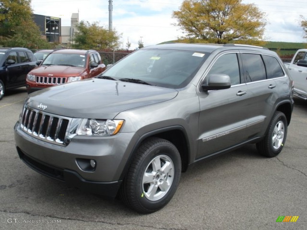 2013 Grand Cherokee Laredo 4x4 - Mineral Gray Metallic / Black photo #2