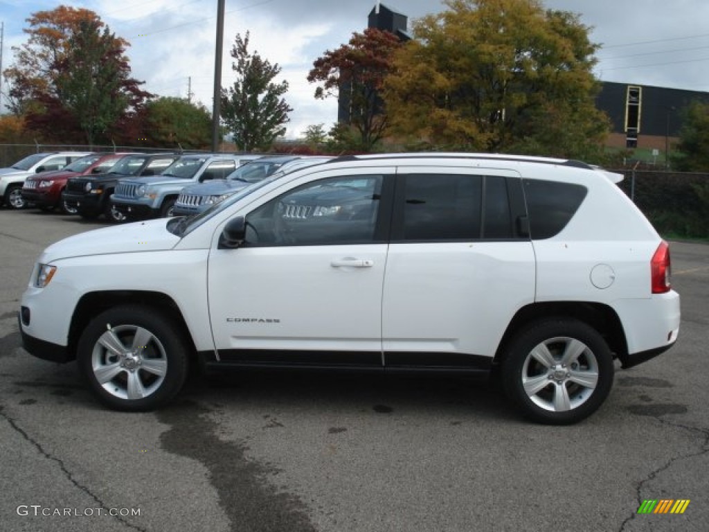 2013 Compass Latitude 4x4 - Bright White / Dark Slate Gray photo #1