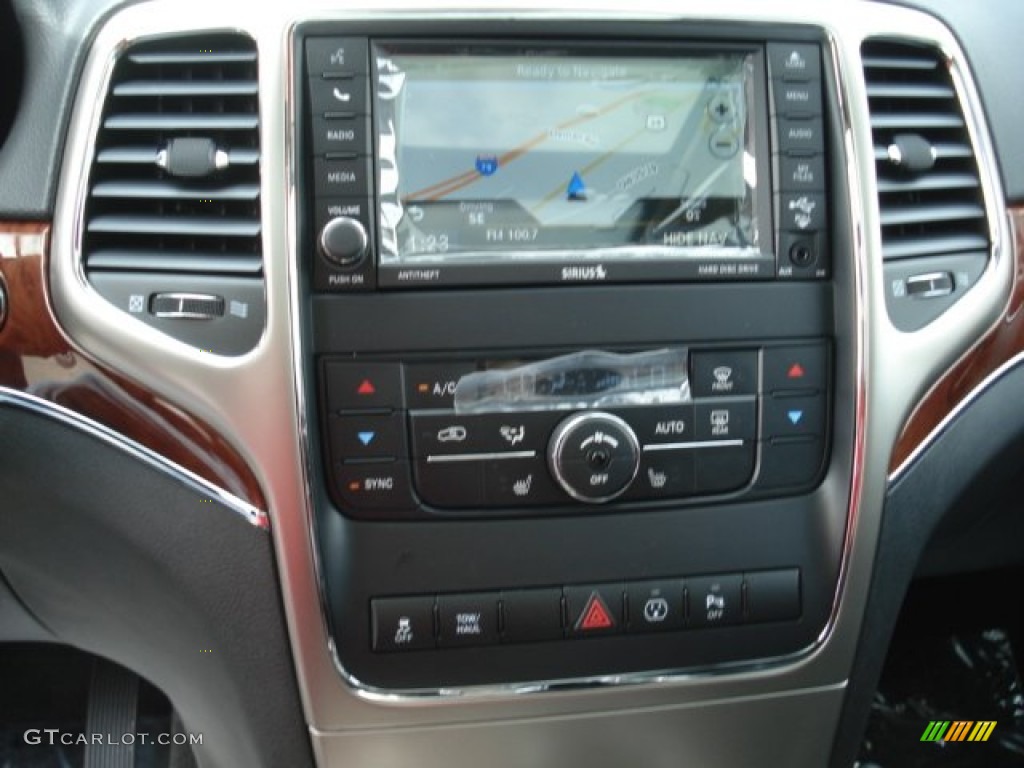 2013 Grand Cherokee Limited 4x4 - Winter Chill Pearl / Black photo #16