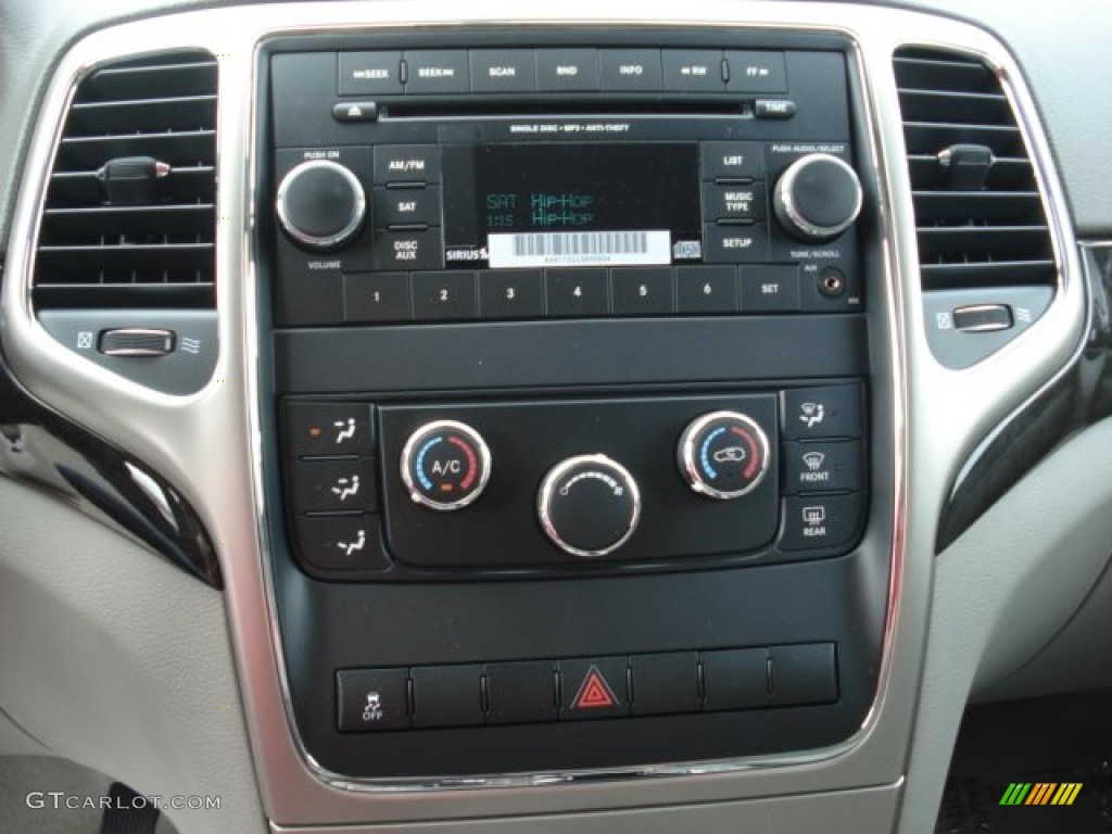 2013 Grand Cherokee Laredo 4x4 - Deep Cherry Red Crystal Pearl / Dark Graystone/Medium Graystone photo #16