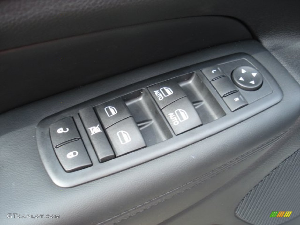 2013 Grand Cherokee Limited 4x4 - Bright Silver Metallic / Black photo #14