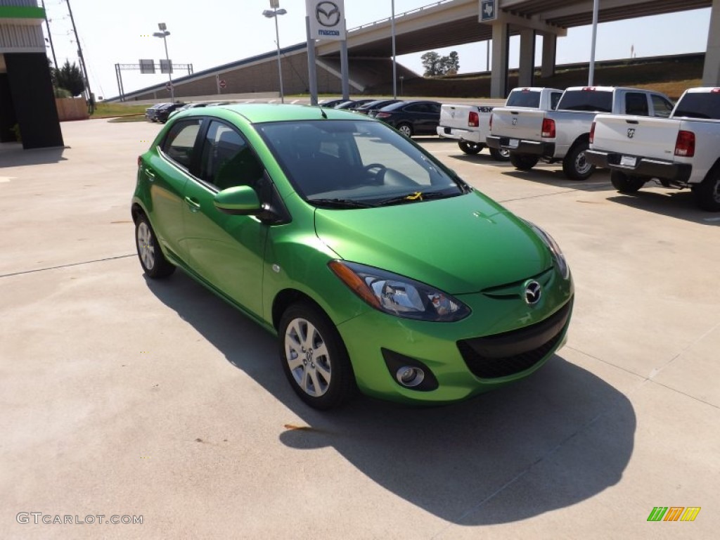 Spirted Green Metallic 2013 Mazda MAZDA2 Touring Exterior Photo #71637604