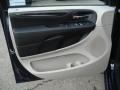 True Blue Pearl - Grand Caravan SXT Photo No. 12