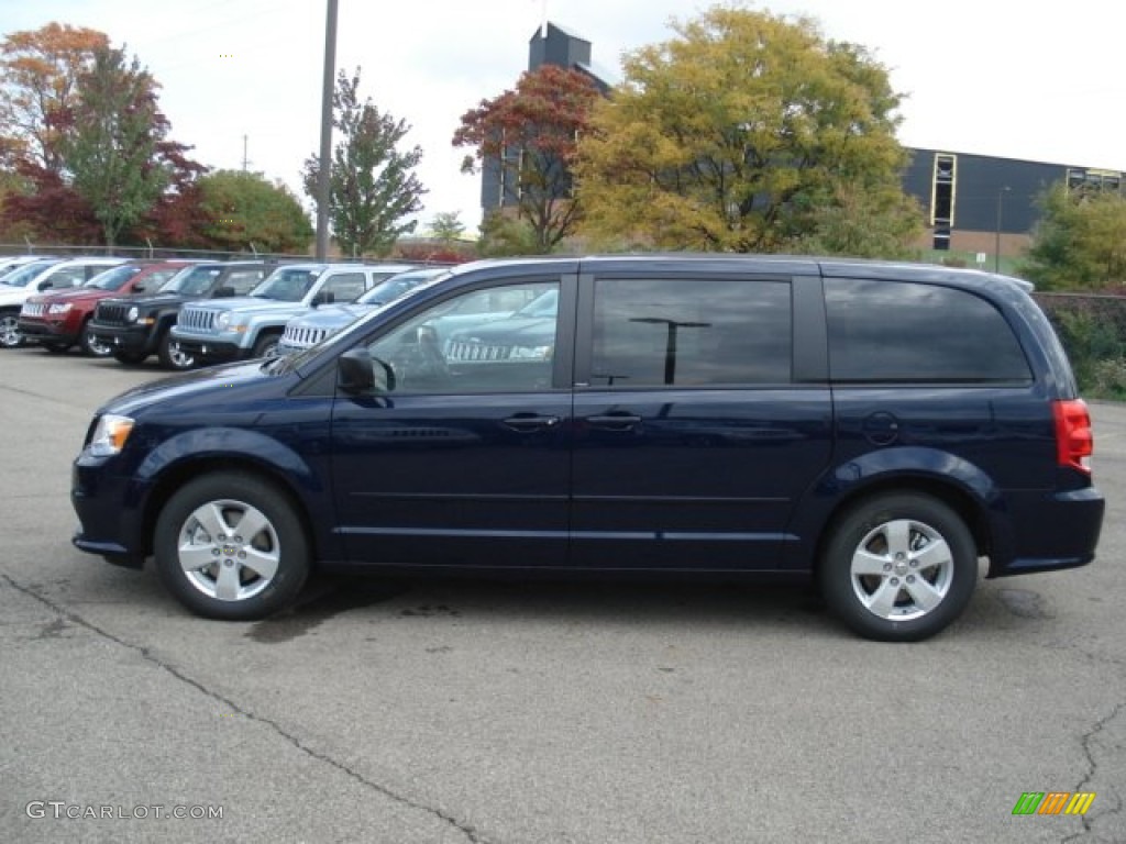 2013 Grand Caravan SE - True Blue Pearl / Black/Light Graystone photo #1