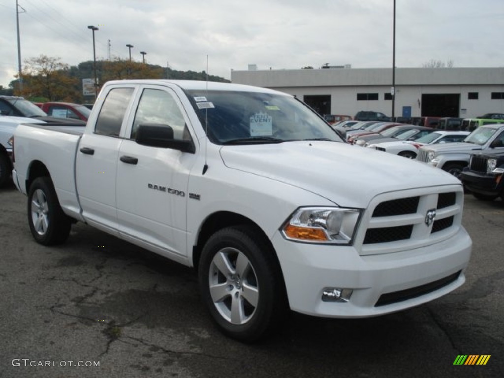 2012 Ram 1500 Express Quad Cab 4x4 - Bright White / Dark Slate Gray/Medium Graystone photo #4