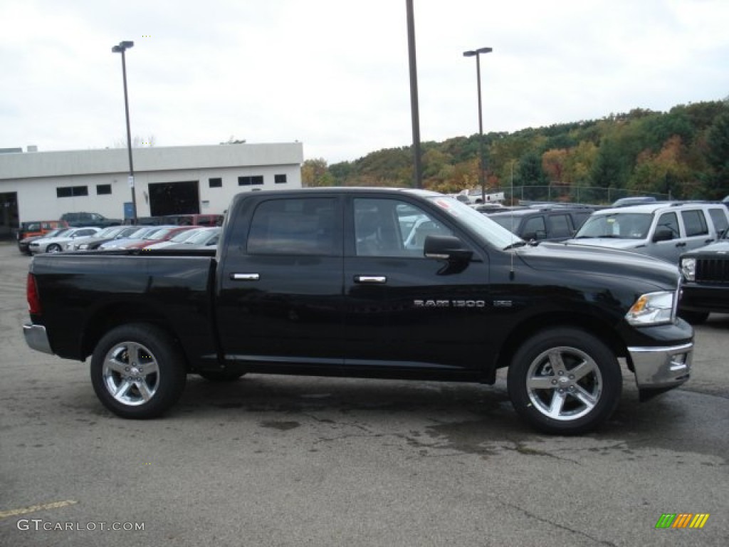 2012 Ram 1500 Big Horn Crew Cab 4x4 - Black / Dark Slate Gray/Medium Graystone photo #5