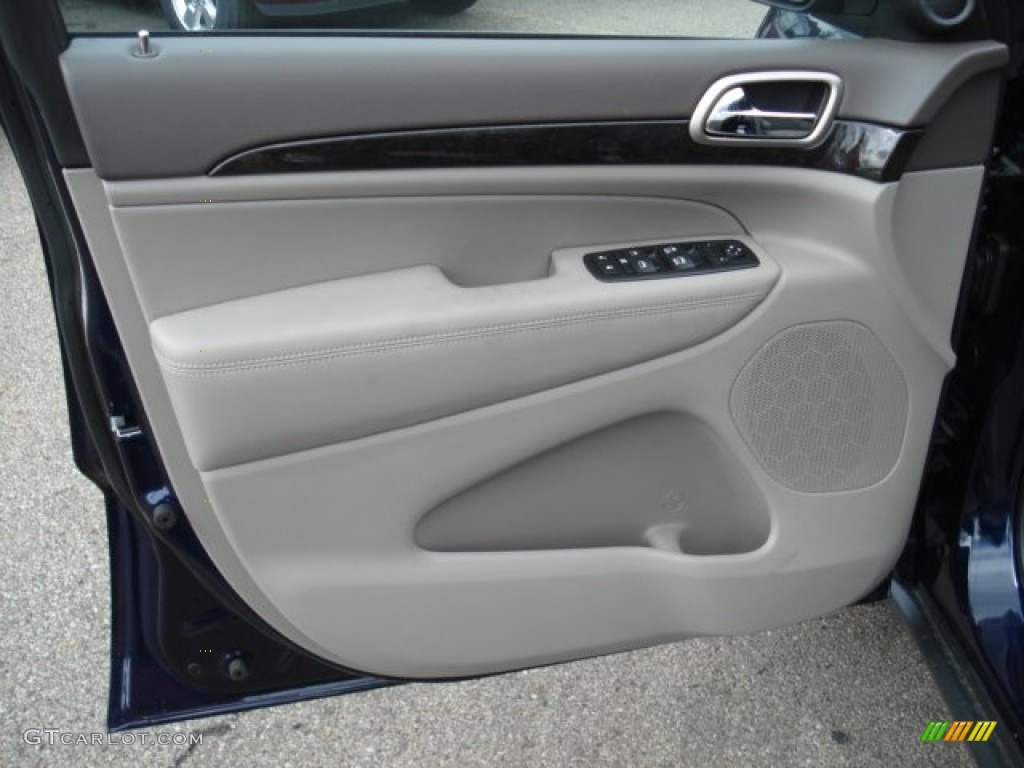 2012 Grand Cherokee Laredo 4x4 - True Blue Pearl / Dark Graystone/Medium Graystone photo #12