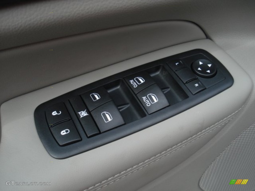 2012 Grand Cherokee Laredo 4x4 - True Blue Pearl / Dark Graystone/Medium Graystone photo #15