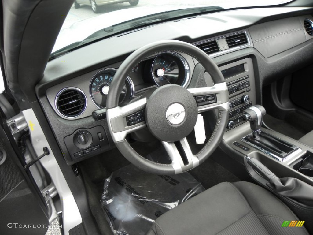 2012 Ford Mustang V6 Convertible Dashboard Photos