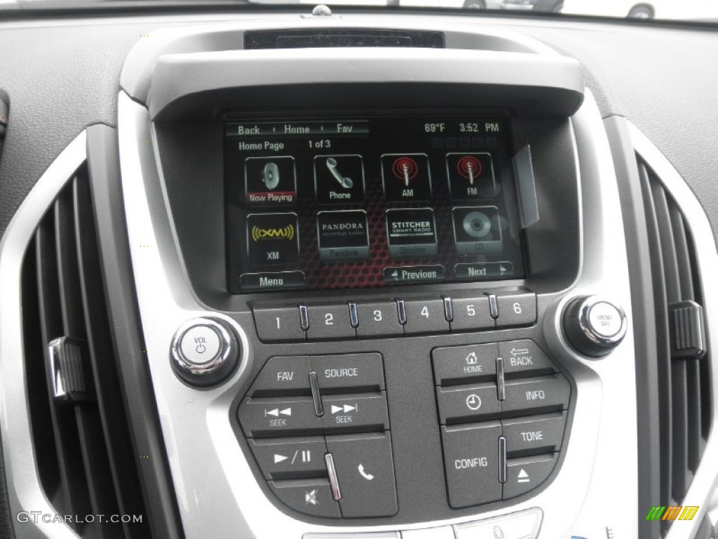 2013 GMC Terrain SLE Controls Photo #71648782