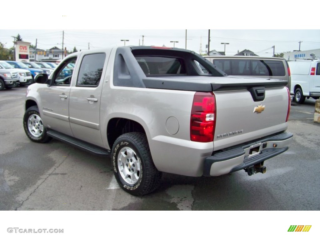 Silver Birch Metallic 2007 Chevrolet Avalanche LT 4WD Exterior Photo #71650141