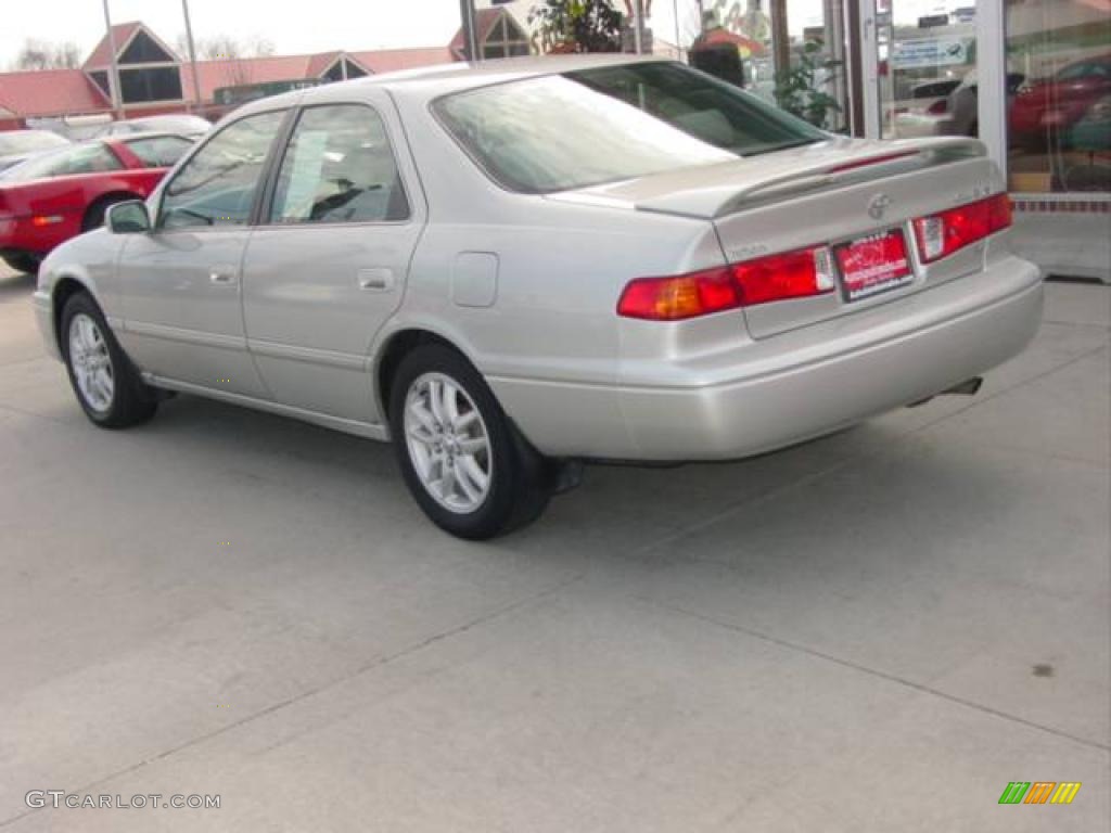 2001 Camry XLE V6 - Lunar Mist Metallic / Gray photo #1