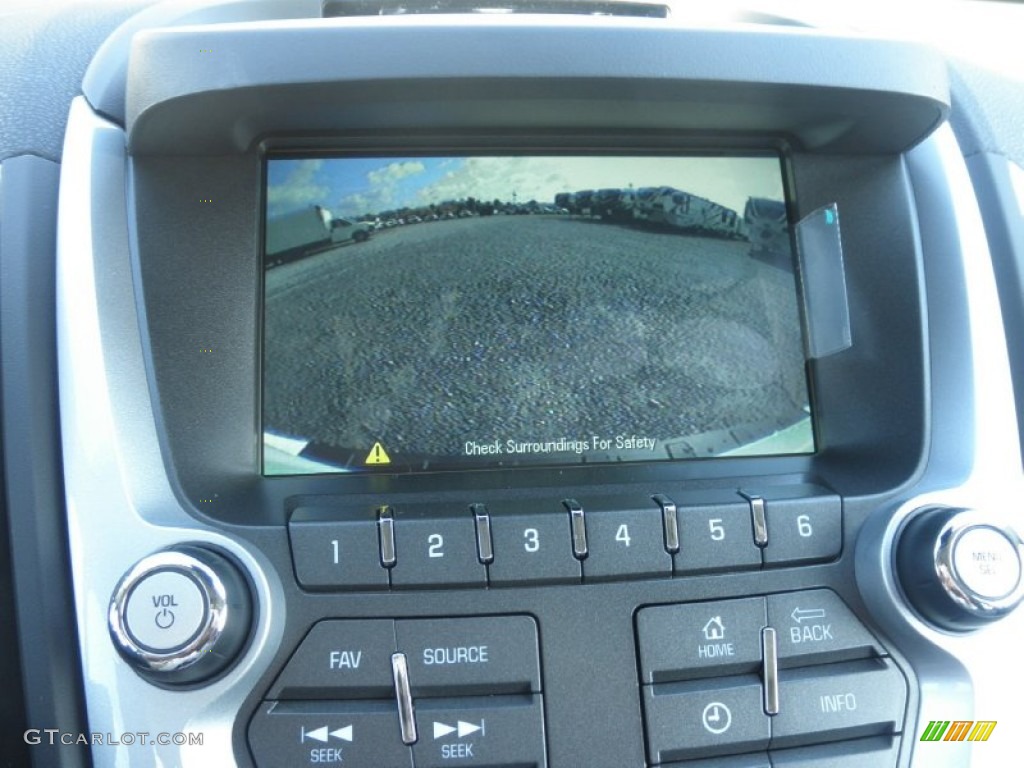 2013 GMC Terrain SLE Controls Photo #71650897