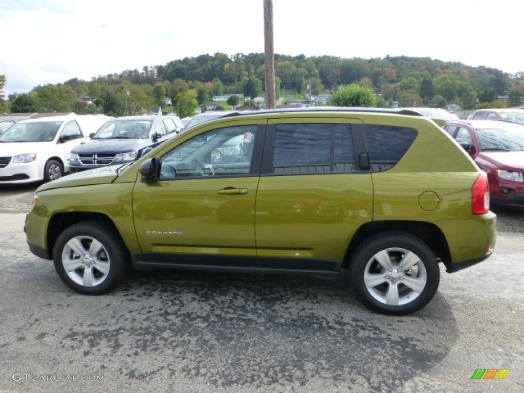 2012 Compass Latitude 4x4 - Rescue Green Metallic / Dark Slate Gray photo #2