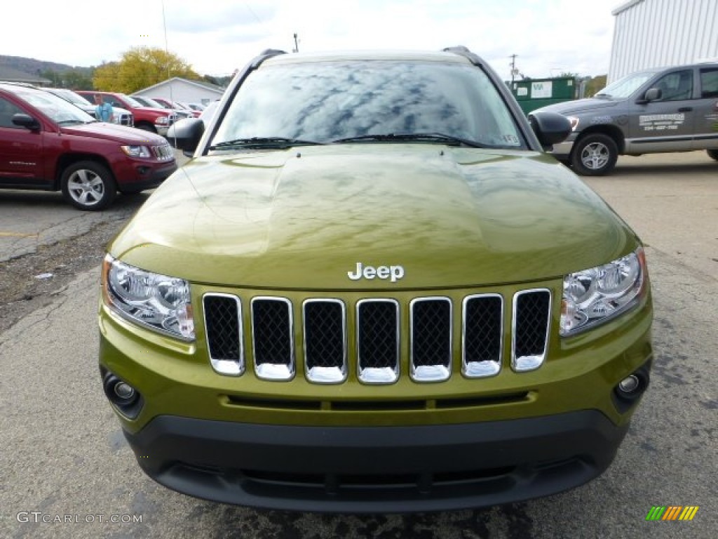 2012 Compass Latitude 4x4 - Rescue Green Metallic / Dark Slate Gray photo #8