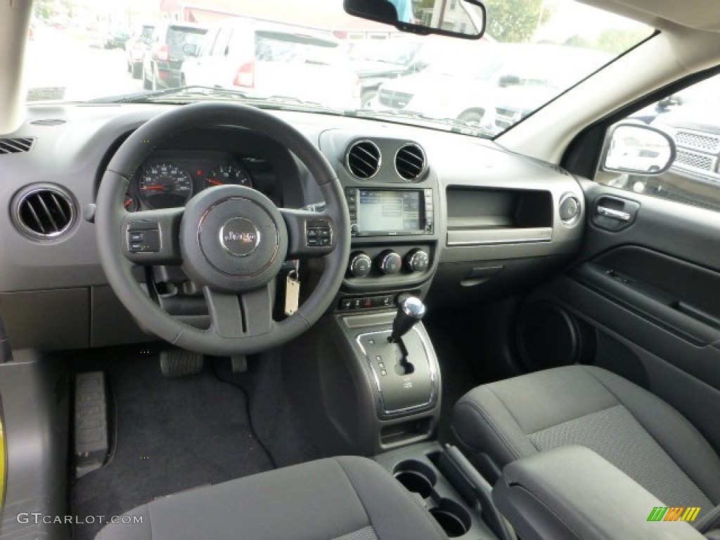 2012 Compass Latitude 4x4 - Rescue Green Metallic / Dark Slate Gray photo #12