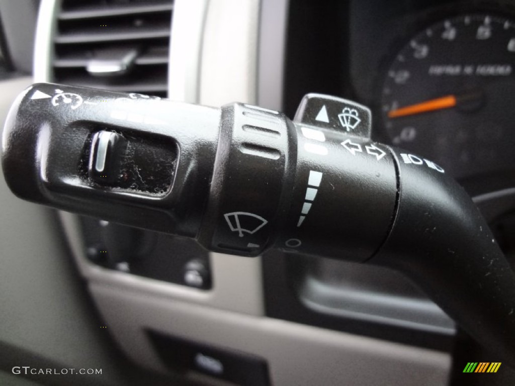 2008 Isuzu i-Series Truck i-290 S Extended Cab Controls Photo #71661070