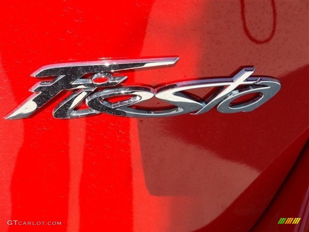 2013 Fiesta SE Sedan - Race Red / Charcoal Black photo #6