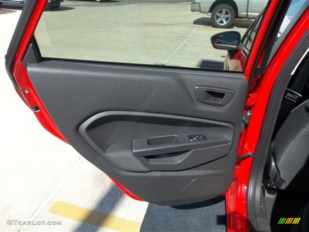 2013 Fiesta SE Sedan - Race Red / Charcoal Black photo #22