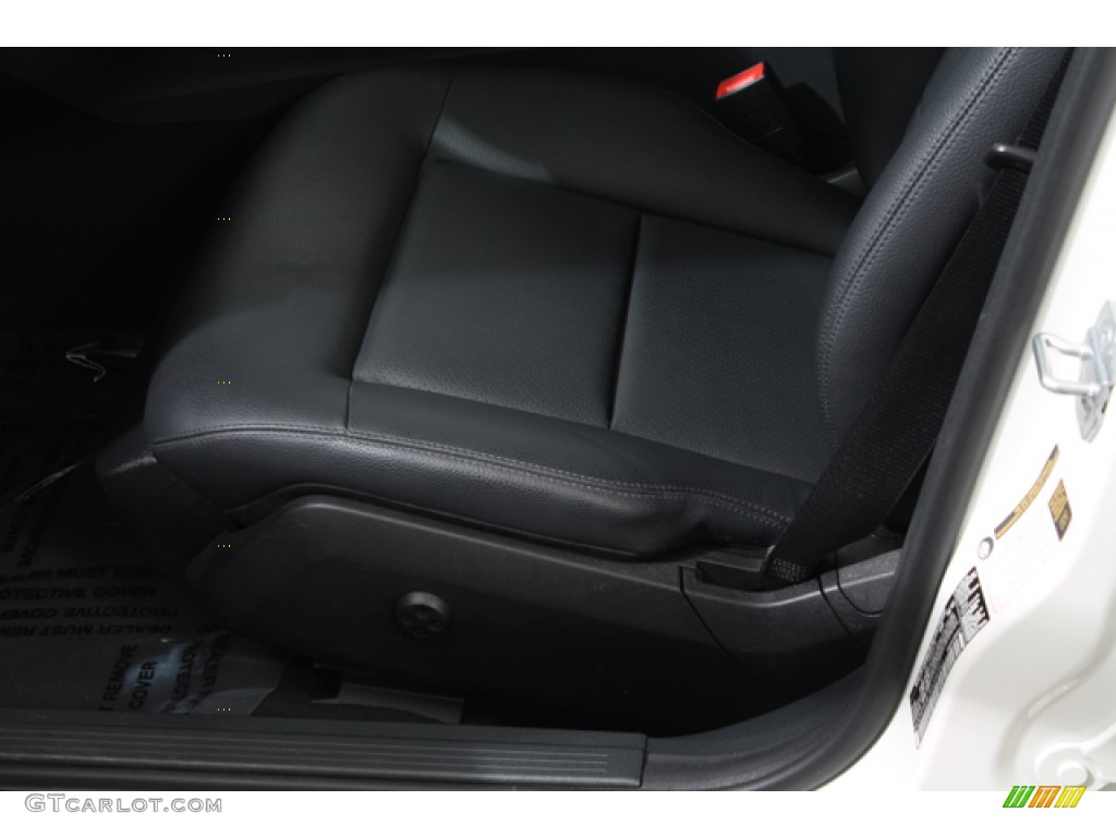 2011 E 350 4Matic Sedan - Arctic White / Black photo #20