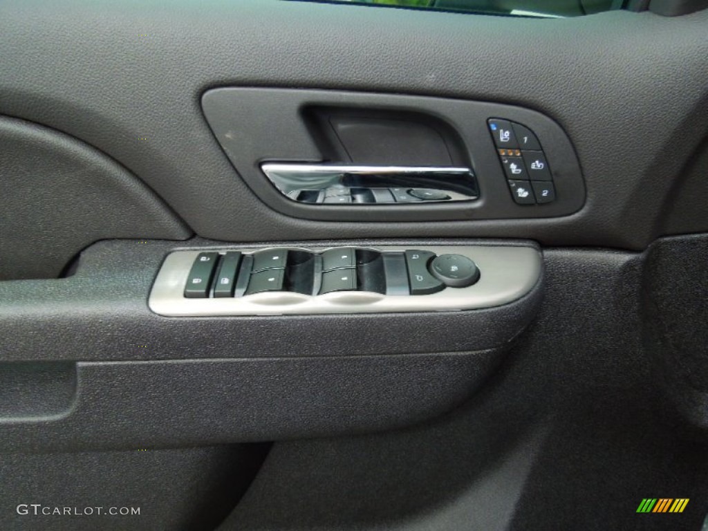 2013 Chevrolet Silverado 3500HD LTZ Crew Cab 4x4 Dually Controls Photo #71672707