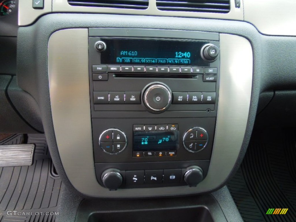 2013 Chevrolet Silverado 3500HD LTZ Crew Cab 4x4 Dually Controls Photo #71672716