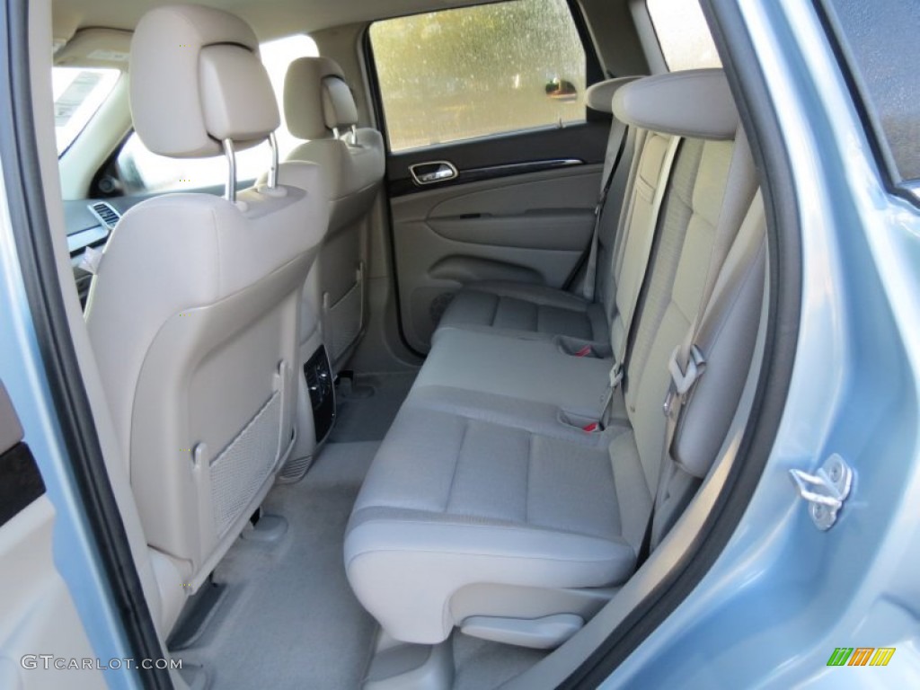 2013 Grand Cherokee Laredo - Winter Chill Pearl / Dark Graystone/Medium Graystone photo #7